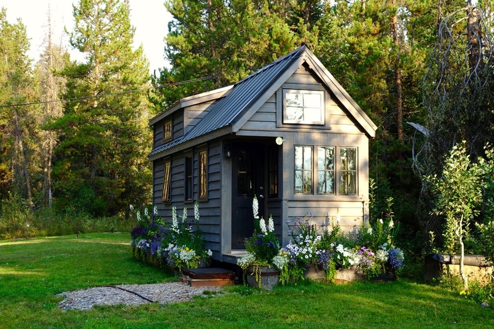 Granny-flat-arrangements